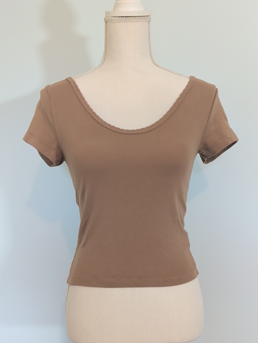 Truly Madly Deeply Scoop Neck Short Sleeve Tee in Taupe Brown basics s/m